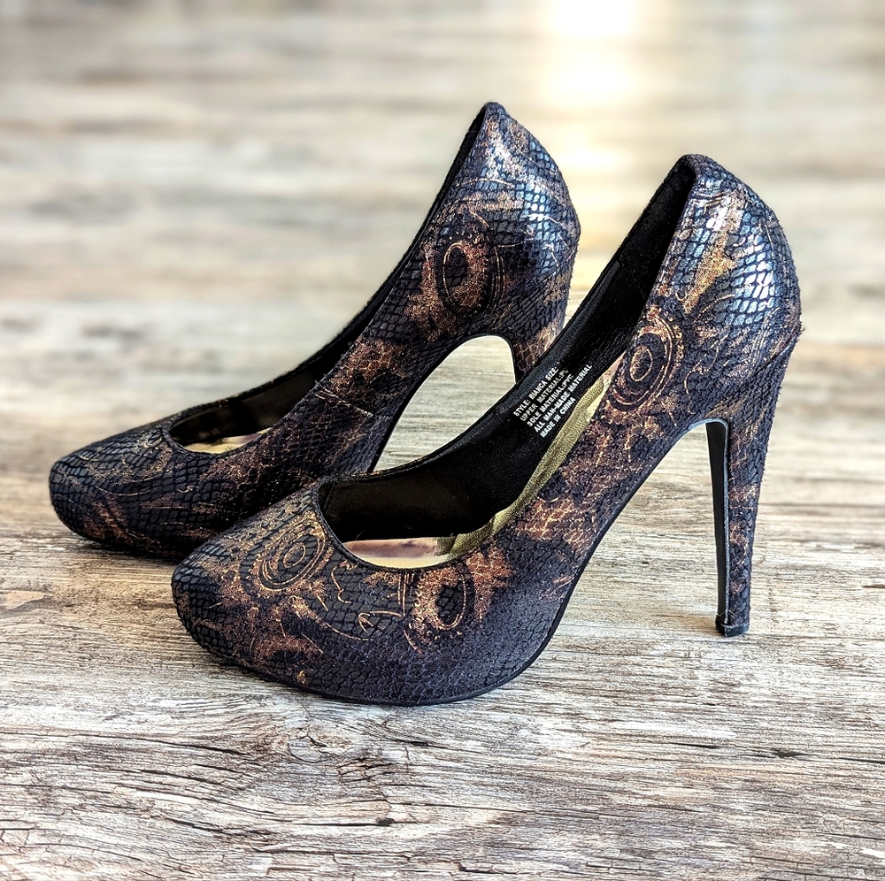 Roberto Vianni - Black and Gold Patterned Faux Snakeskin Platform Heels Sz 6.5